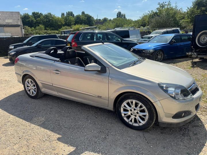 Cheap Vauxhall Astra - 1.8i Sport Twin Top 2dr for sale in Swindon, Wiltshire