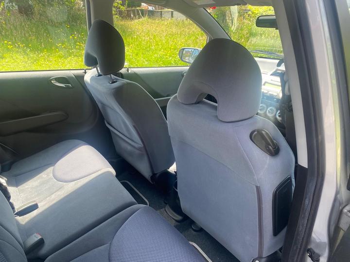 Honda Jazz - 1.4 i-DSI SE 5dr - Low miles, long MOT, 2 x keys - Image 11