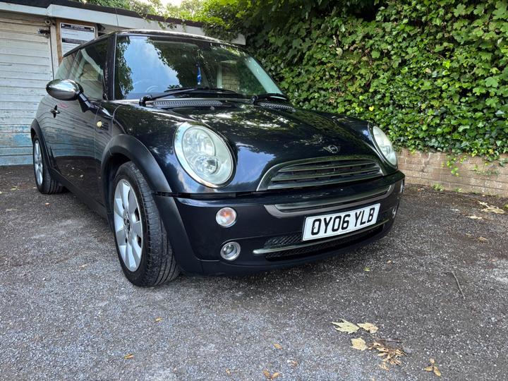 Cheap MINI Hatch - 1.6 Cooper Euro 4 3dr - Sunroof,Leather Seats for sale in Hove, East Sussex