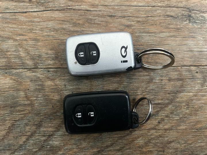 Toyota iQ - 1.0 VVT-i 2 Euro 5 3dr - 2 KEYS SERVICE HISTORY - Image 97