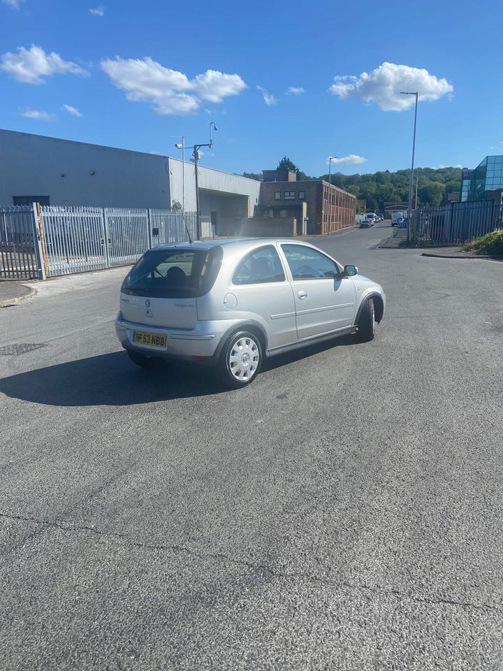 Vauxhall Corsa - 1.4i 16v Design 3dr (a/c) - Automatic 89K Mileage 2 keys - Image 11