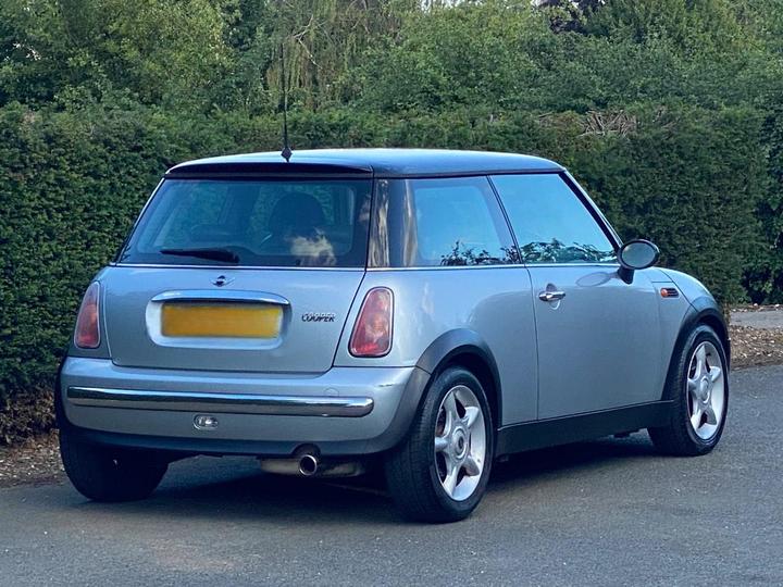 MINI Hatch - 1.6 Cooper Euro 3 3dr - Image 3