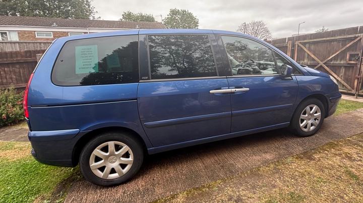 Peugeot 807 - 2.0 HDi Executive 5dr - Image 2