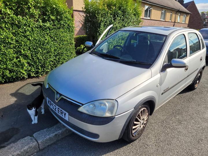 Cheap Vauxhall Corsa - 1.4i 16v Comfort 5dr - Automatic, failed MOT - see pi for sale in Bangor, Gwynedd