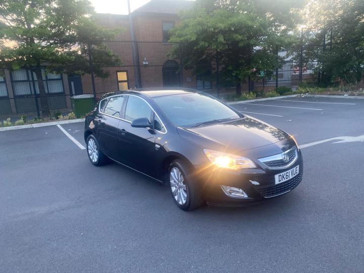 Vauxhall Astra - 2.0 CDTi ecoFLEX Elite Euro 5 (s/s) 5dr - Image 2