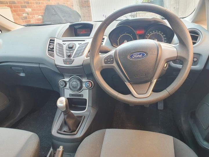 Ford Fiesta - 1.4 TDCi Edge 5dr - cheap runaround or first car - Image 8