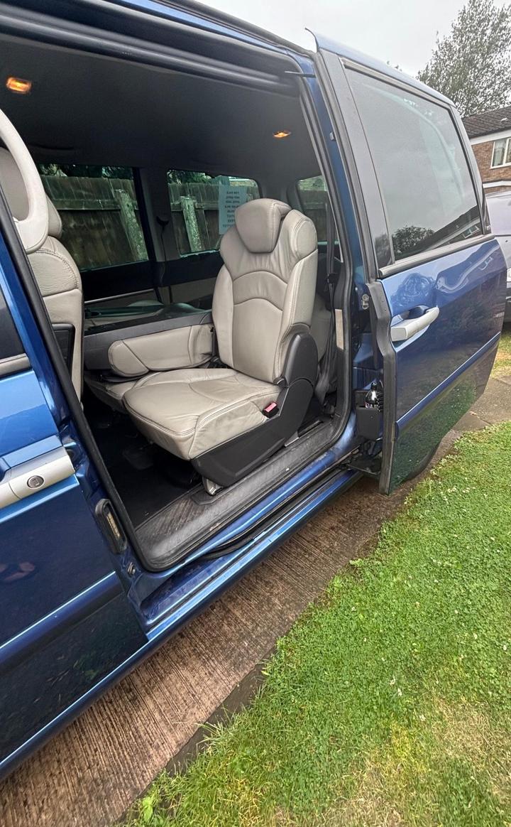 Peugeot 807 - 2.0 HDi Executive 5dr - Image 14