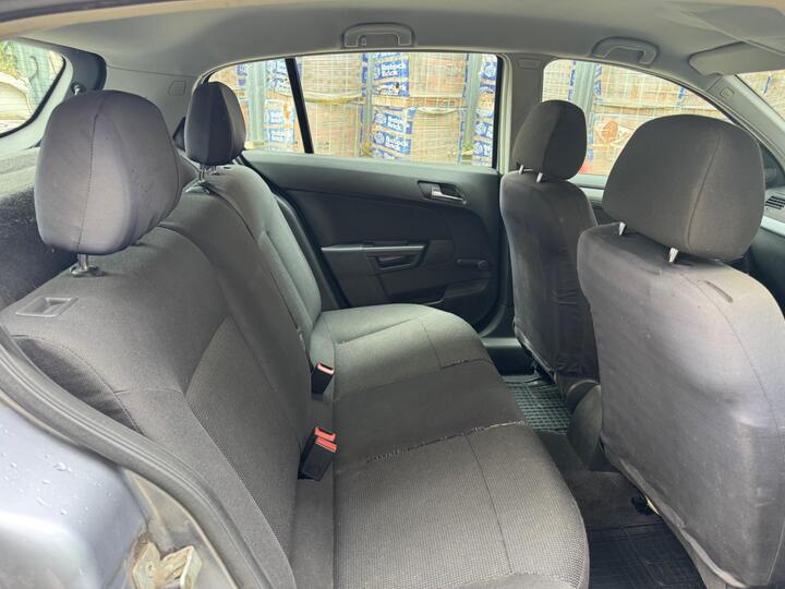 Vauxhall Astra - 1.4i 16v Breeze 5dr - ULEZ|NEW 1 YEAR MOT|2 OWNERS - Image 13