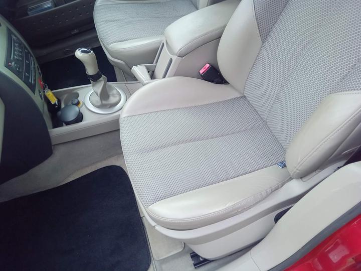 Renault Megane - 1.6 VVT Privilege 5dr - Image 19