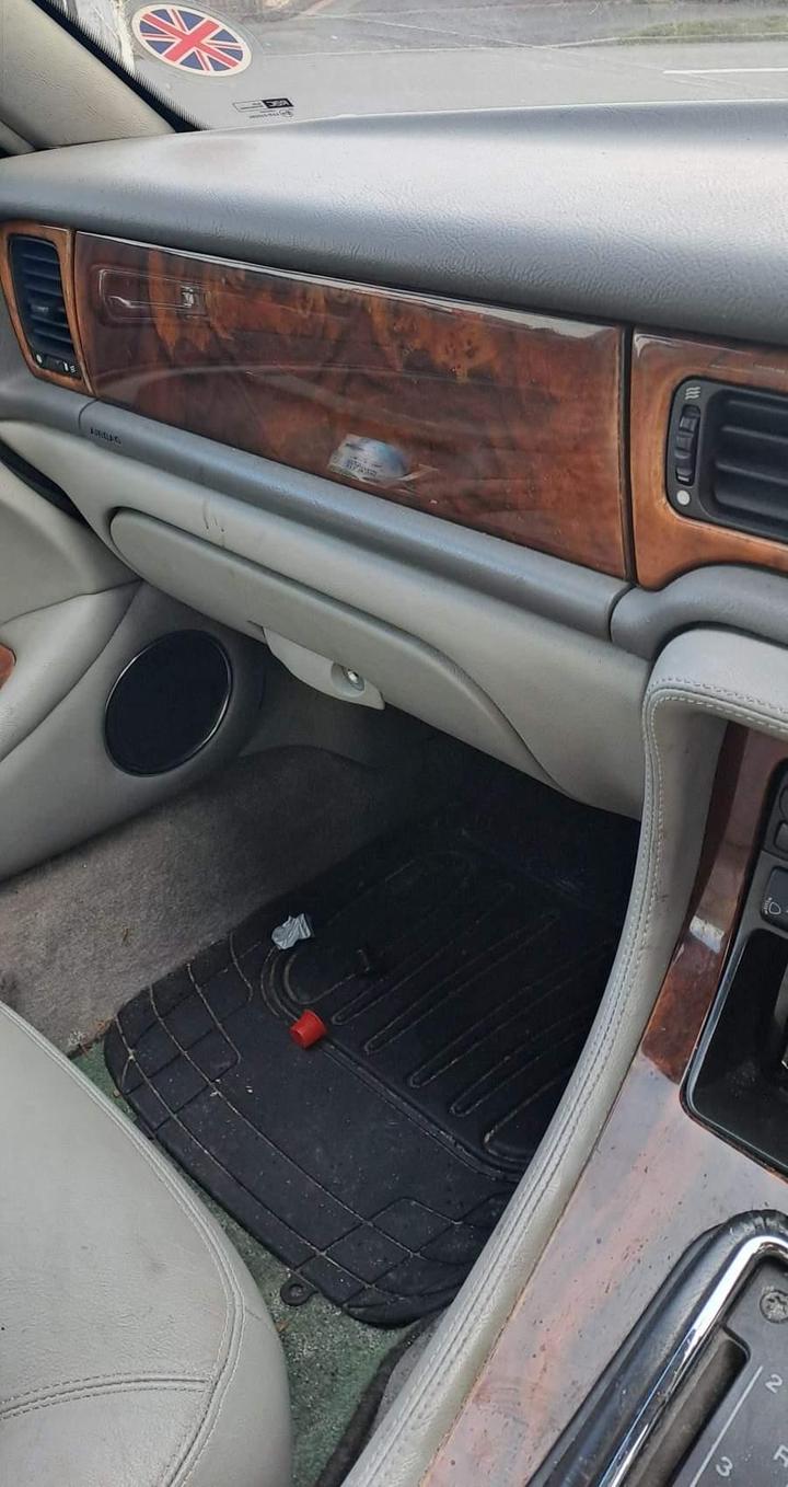 Jaguar XJ - 3.2 XJ6 4dr - Engine runs, needs new batter. - Image 9