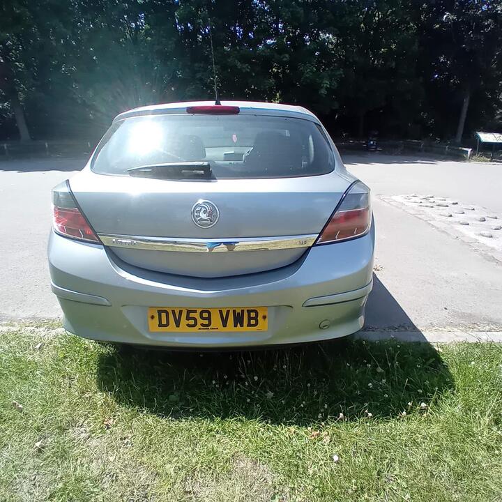 Vauxhall Astra - 1.6i 16v SXi Sport Hatch 3dr - "Great first time car" - Image 5