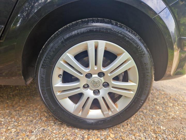 Vauxhall Astra - 1.8i 16v Design 5dr - New in stock and ready to go - Image 14