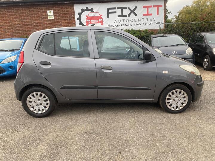 Cheap Hyundai i10 - 1.2 Classic Euro 4 5dr - LONG MOT+ULEZ FREE+FIRST CAR for sale in Dorking, Surrey