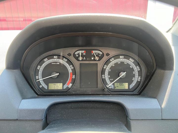 Skoda Fabia - 1.4 16V Ambiente 5dr - IDEAL FIRST CAR - LONG MOT - Image 18