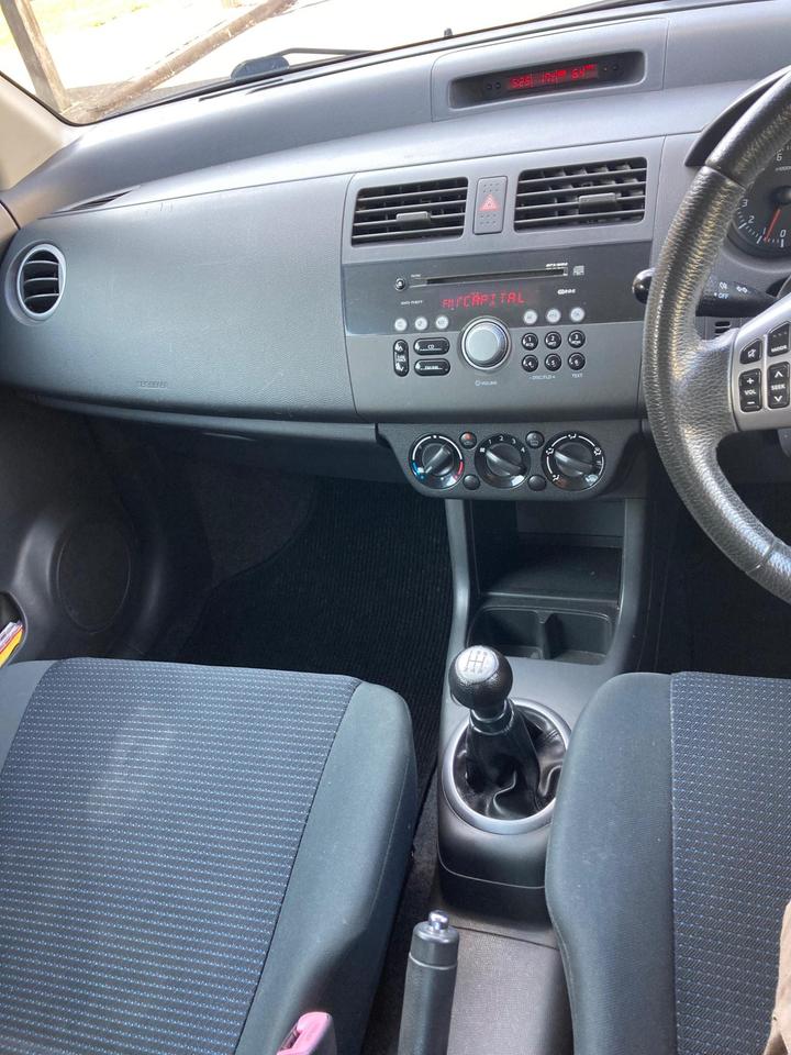 Suzuki Swift - 1.3 GL 3dr - Ideal for new drivers! - Image 8