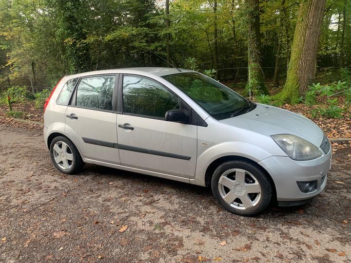 Cheap Ford Fiesta - 1.4 Zetec Climate 5dr - new mot. ulez for sale in Horsham, West Sussex