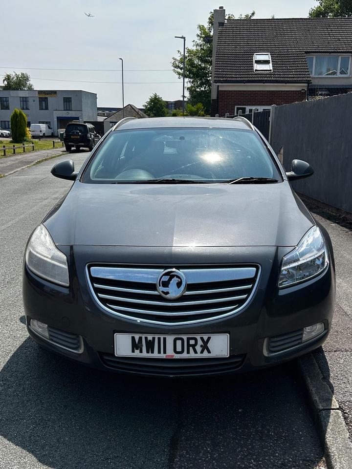 Cheap Vauxhall Insignia - 2.0 CDTi ecoFLEX Exclusiv Sports Tourer Euro 5 (s/s) 5dr for sale in Walsall, West Midlands
