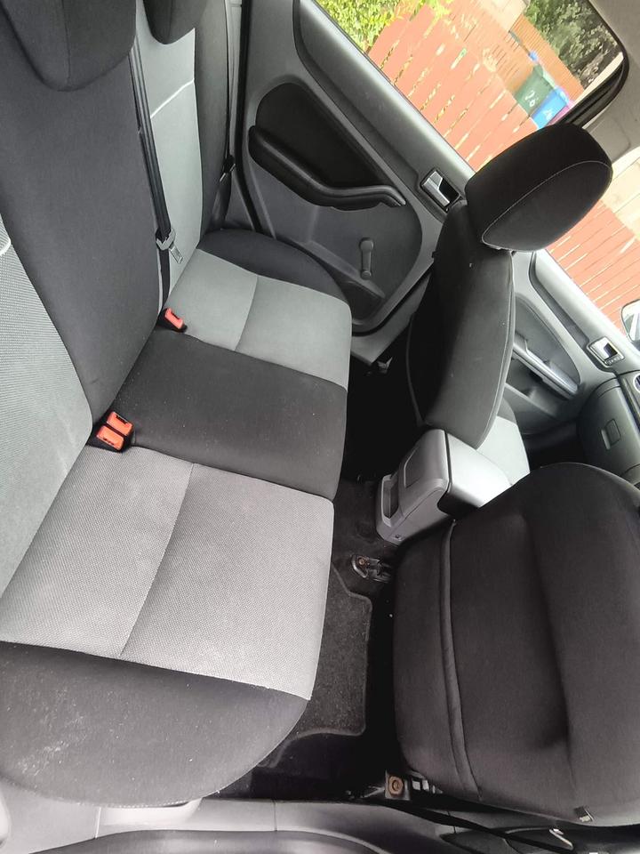 Ford Focus - 1.6 Zetec 5dr - Ideal for fixer project! - Image 10