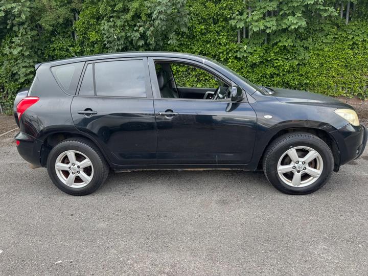 Toyota RAV4 - 2.2 D-4D XT4 4WD 5dr - BODY ROUGH+MECHANICALLY GOOD - Image 2
