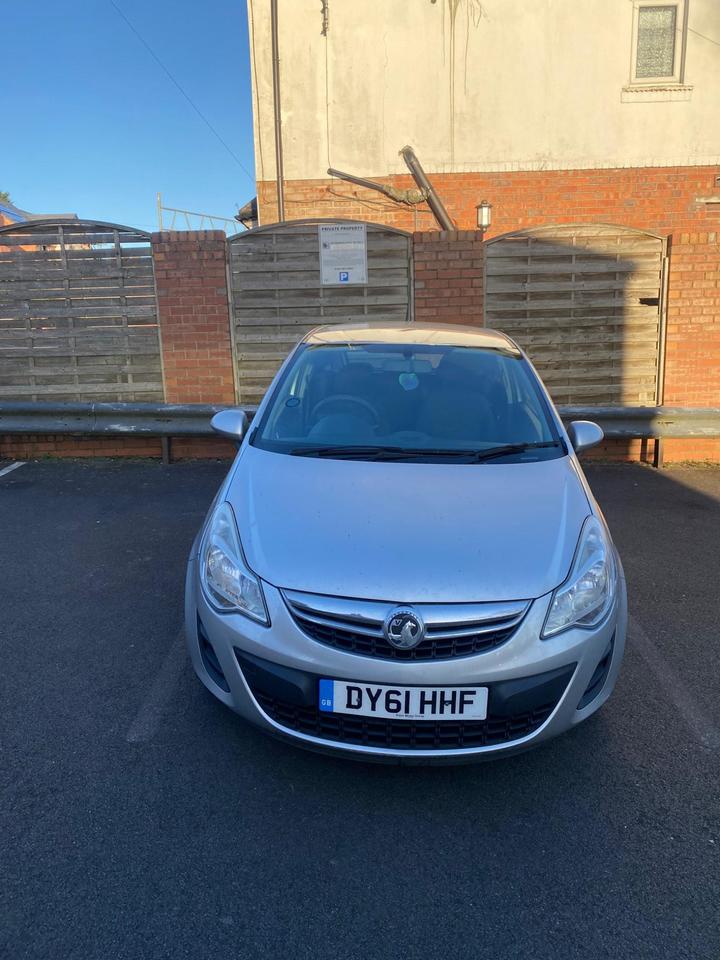 Vauxhall Corsa - 1.2 16V Exclusiv Euro 5 3dr (A/C) - Image 2