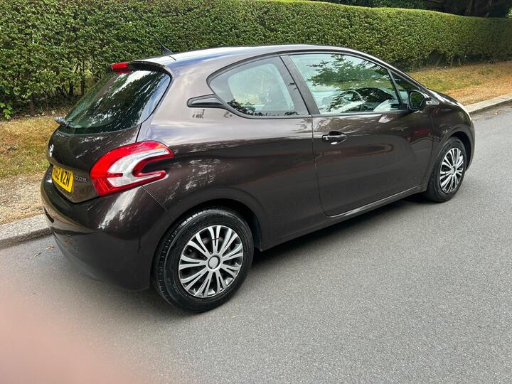 Peugeot 208 - 1.2 VTi Access+ Euro 5 3dr - 1YR MOT,3DR,AC,PETROL,FSH,ULEZ - Image 4