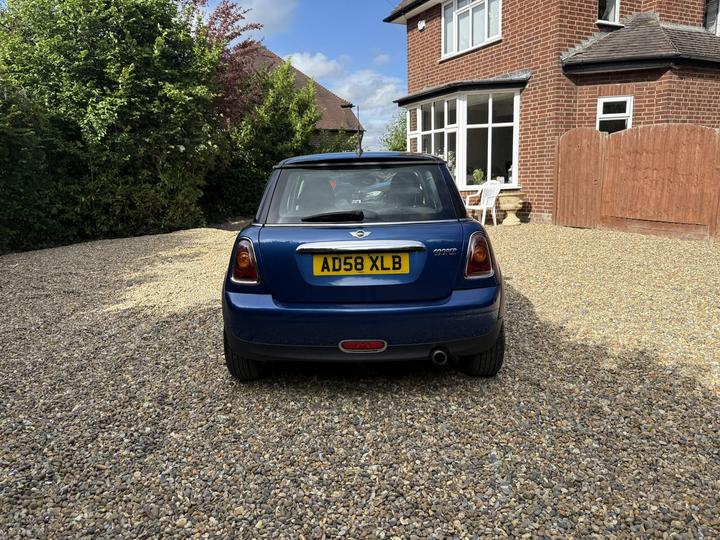 MINI Hatch - 1.6 Cooper Euro 4 3dr - LOW MILEAGE, LIGHTNING BLUE - Image 4