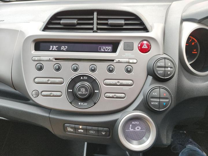 Honda Jazz - 1.4 i-VTEC EX Euro 4 5dr - PAN ROOF+FSH(13 SERVICE)+2 KEY - Image 21