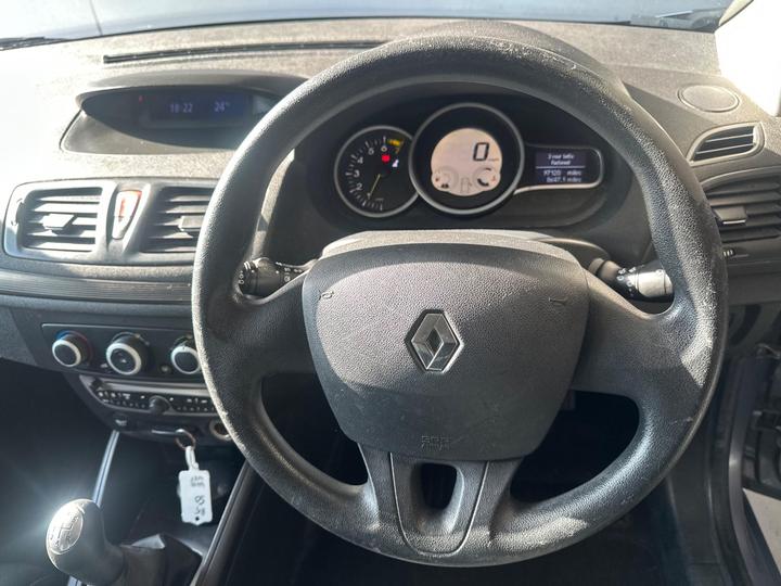 Renault Megane - 1.6 16V I-Music Euro 5 5dr - 12 MONTHS MOT-2KEYS-HISTORY - Image 27