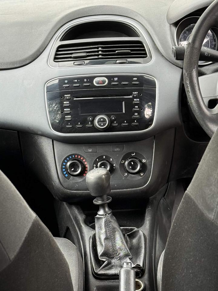 Fiat Punto Evo - 1.2 Active Euro 5 (s/s) 3dr - Image 6