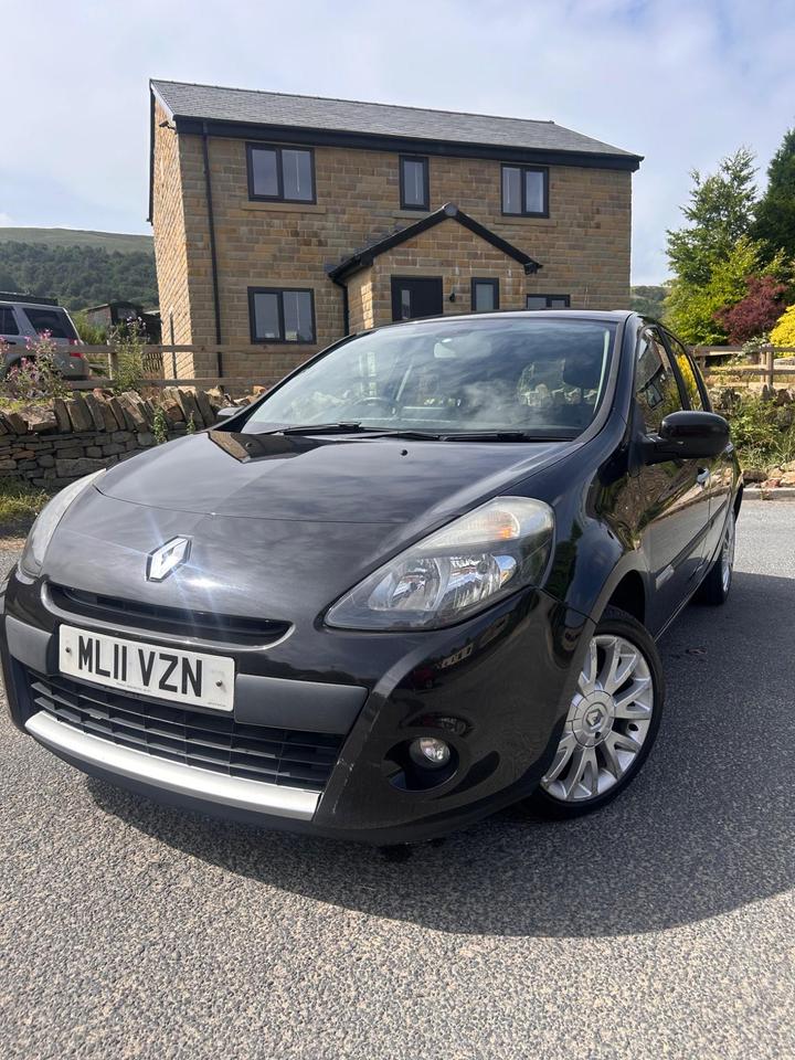 Cheap Renault Clio - 1.2 Dynamique TomTom Euro 5 5dr - !!full service history!! for sale in Rossendale