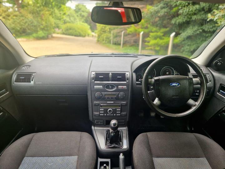 Ford Mondeo - 2.2 TDCi SIV Edge 5dr - New in stock and ready to go - Image 25