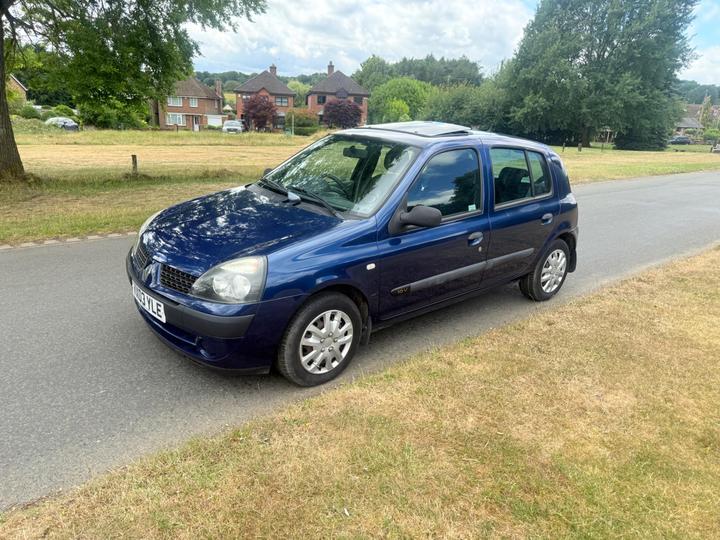 Renault Clio - 1.2 16v Expression 5dr - Low mileage 18000. 1.2 5drs - Image 2
