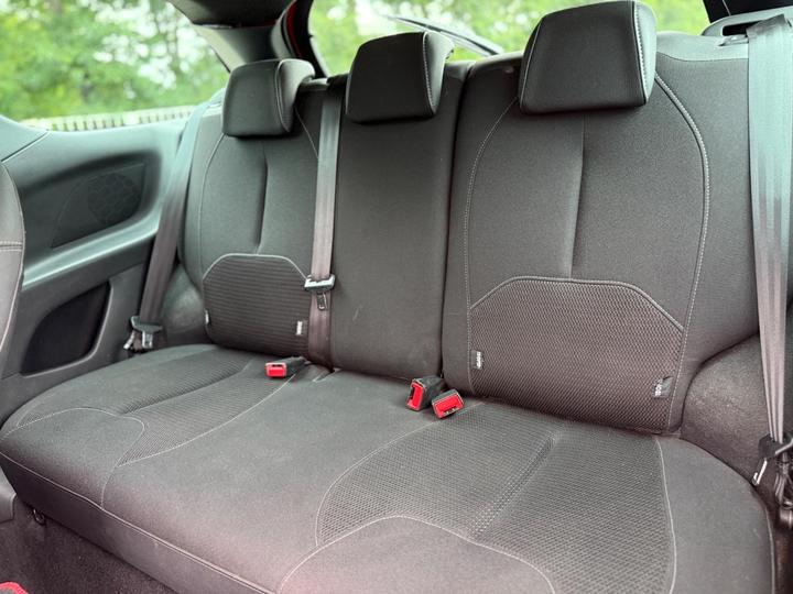 Citroen DS3 - 1.6 e-HDi Airdream DStyle Euro 5 (s/s) 3dr - Warranty, DELIVERY, Immaculate - Image 13