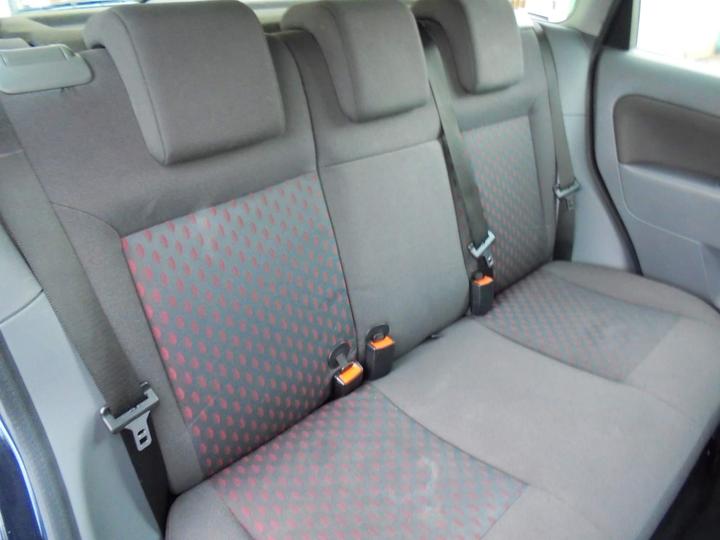 Ford Fiesta - 1.4 Zetec 5dr - TIDY LITTLE 5 DOOR HATCHBACK - Image 18