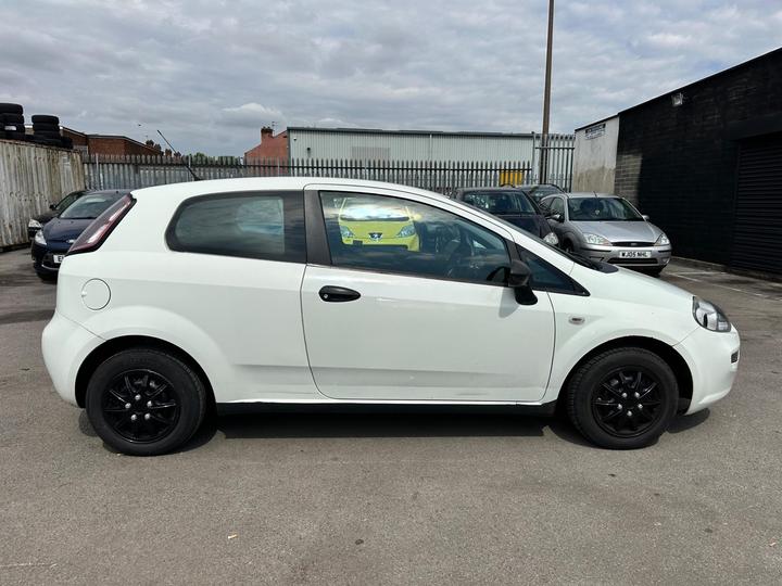 Fiat Punto - 1.2 Pop Manual Euro 5 3dr - HPI | Long MOT |Low Ins. Group - Image 9