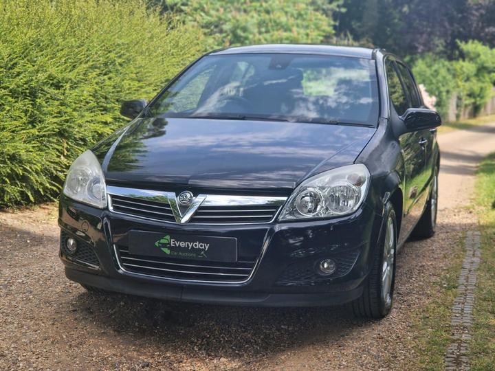 Vauxhall Astra - 1.8i 16v Design 5dr - New in stock and ready to go - Image 8