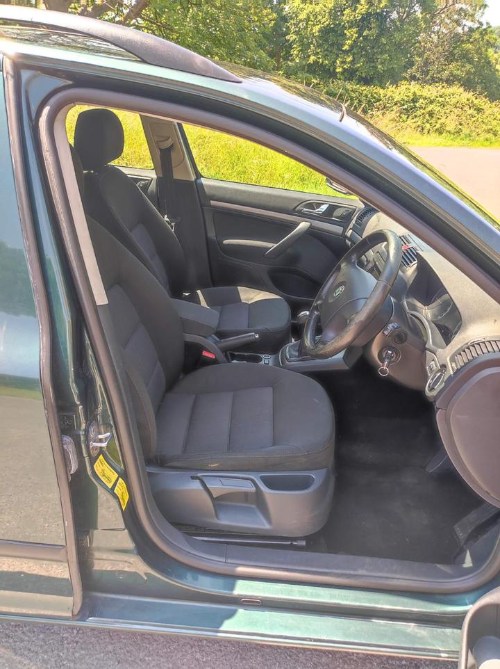 Skoda Octavia - 2.0 TDI Elegance Euro 4 5dr - FSH Mot 1/26 Drives really wel - Image 6
