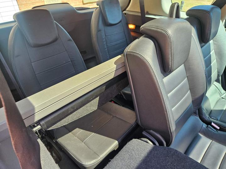 Renault Grand Scenic - 2.0 VVT Dynamique S 5dr - *** 7 SEATS, DVD SCREENS *** - Image 16