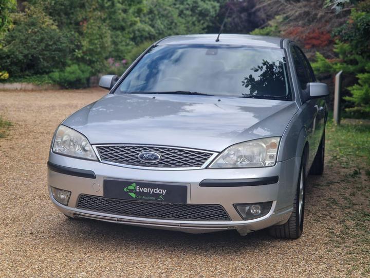 Ford Mondeo - 2.2 TDCi SIV Edge 5dr - New in stock and ready to go - Image 8