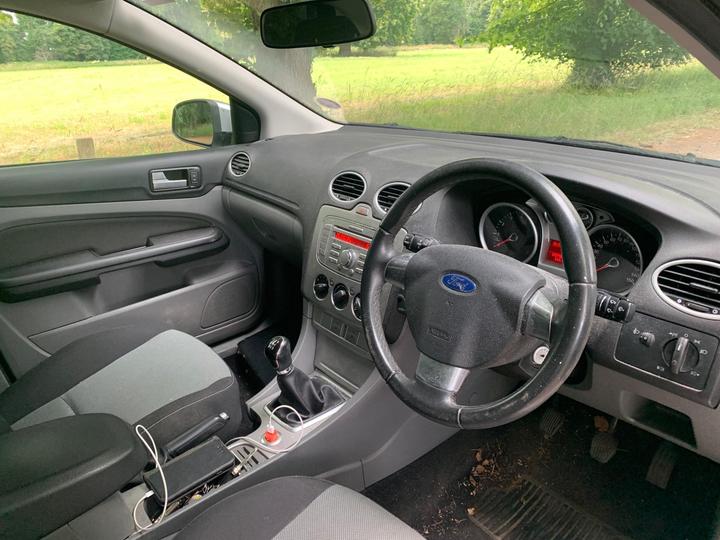 Ford Focus - 1.6 Zetec 5dr - 12 months mot available - Image 5