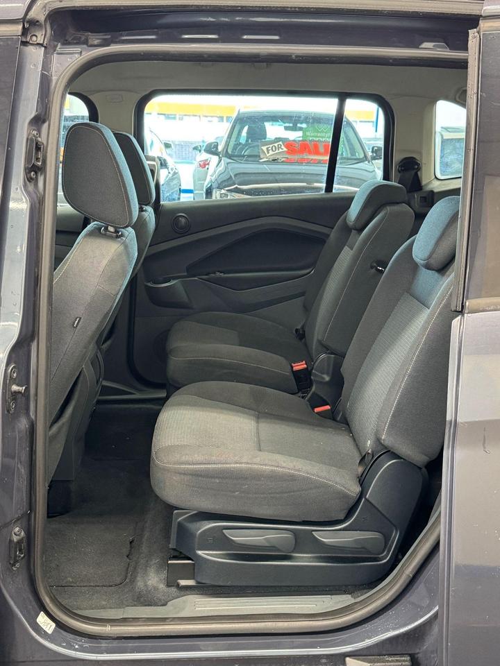 Ford Grand C-Max - 1.6 TDCi Zetec Euro 5 5dr - DRIVES A1 - Image 8