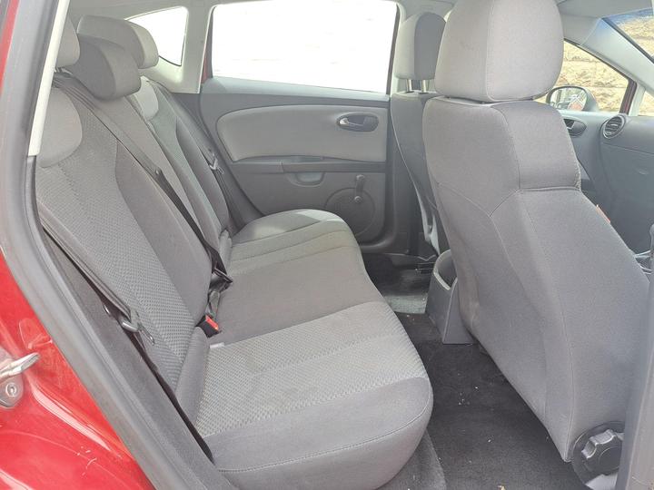 SEAT Leon - 1.6 8V Reference Euro 4 5dr - FULL SERVICE HISTORY,3 OWNER - Image 26