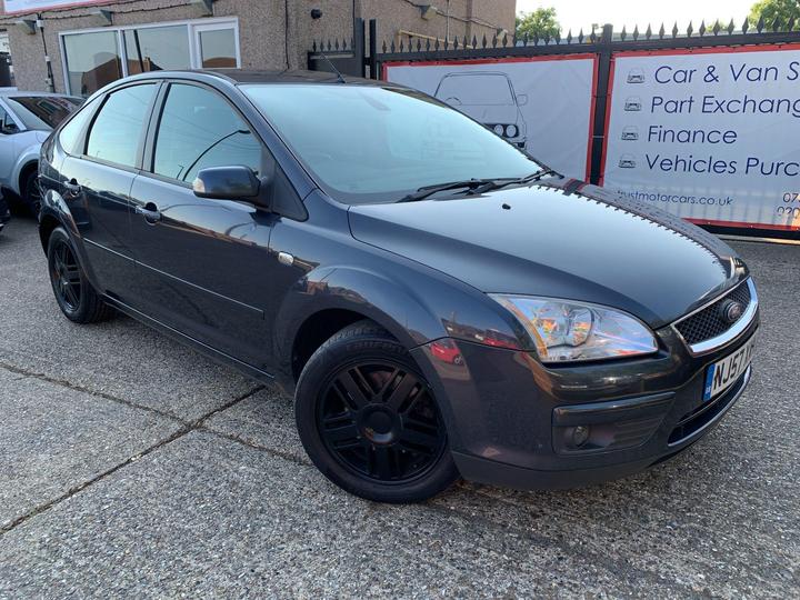 Cheap Ford Focus - 2.0 Ghia 5dr - Full Service History for sale in Feltham, Greater London