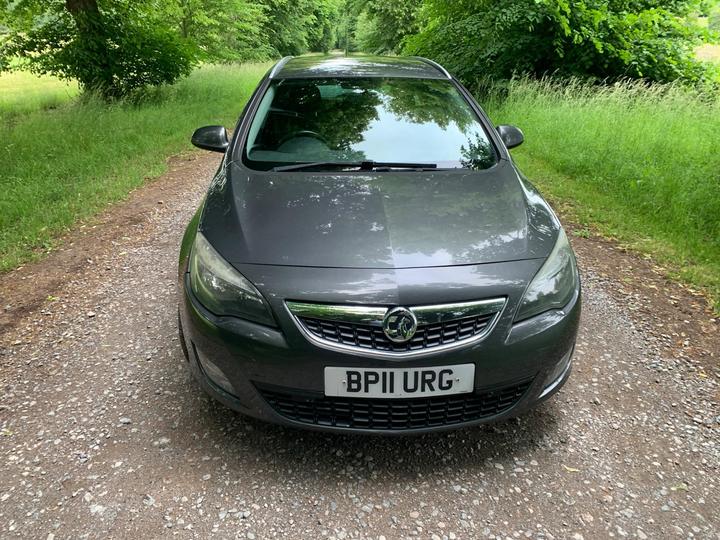 Vauxhall Astra - 2.0 CDTi SRi Sports Tourer Euro 5 (s/s) 5dr - Image 3