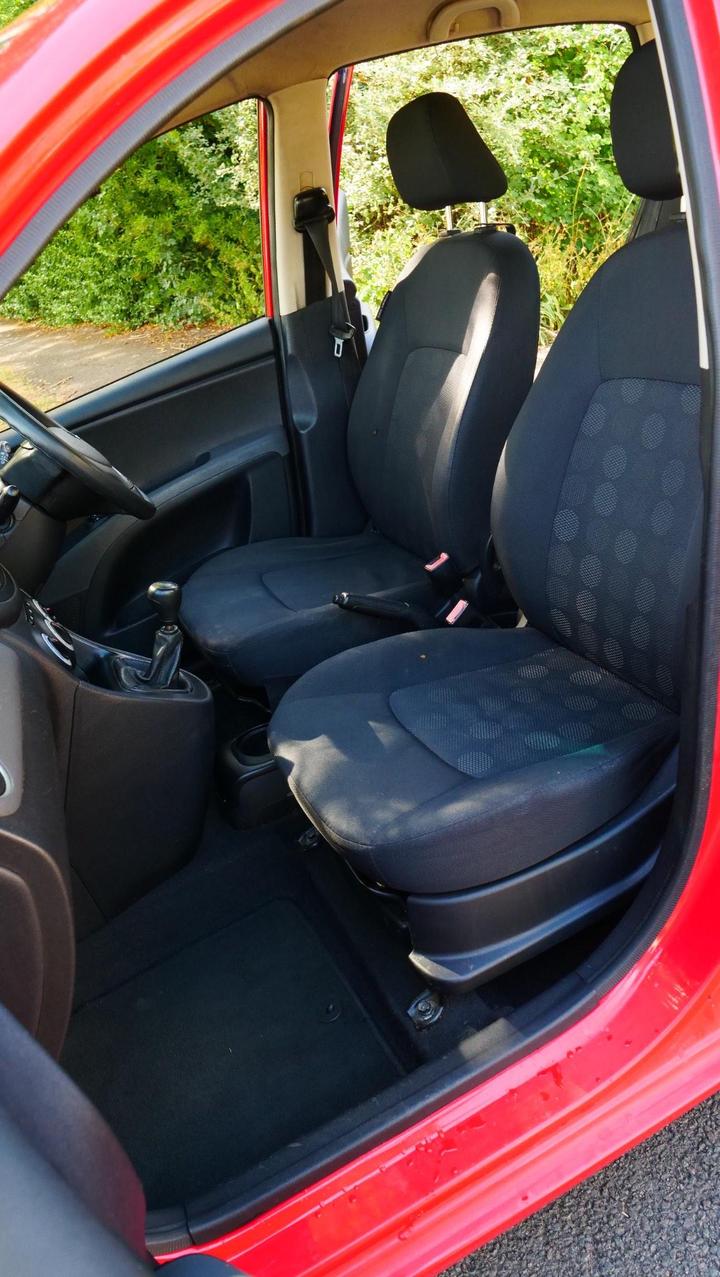 Hyundai i10 - 1.2 Classic Euro 4 5dr - BEST FOR NEW/YOUNG DRIVERS - Image 4