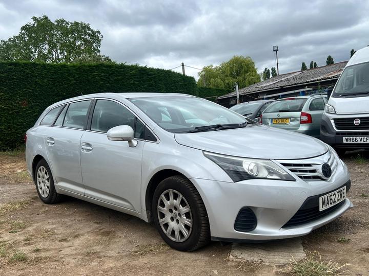 Cheap Toyota Avensis - 2.0 D-4D T2 Tourer Euro 5 5dr - P/x to clear, trade sale. for sale in Milton Keynes, Buckinghamshire