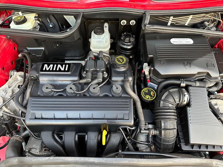 MINI Hatch - 1.6 Cooper Euro 4 3dr - Alloys,A/C,Low Mileage,Tax&Ins - Image 35