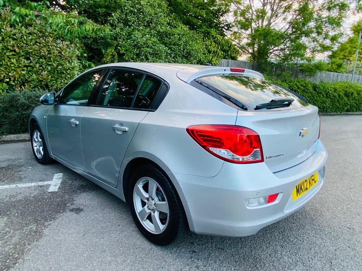 Chevrolet Cruze - 1.6 LT Euro 5 5dr - Image 10