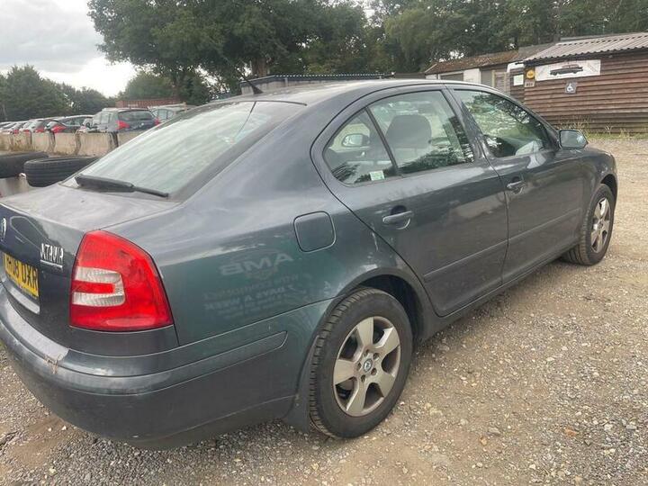 Skoda Octavia - 1.6 FSI Ambiente Euro 4 5dr - Image 7