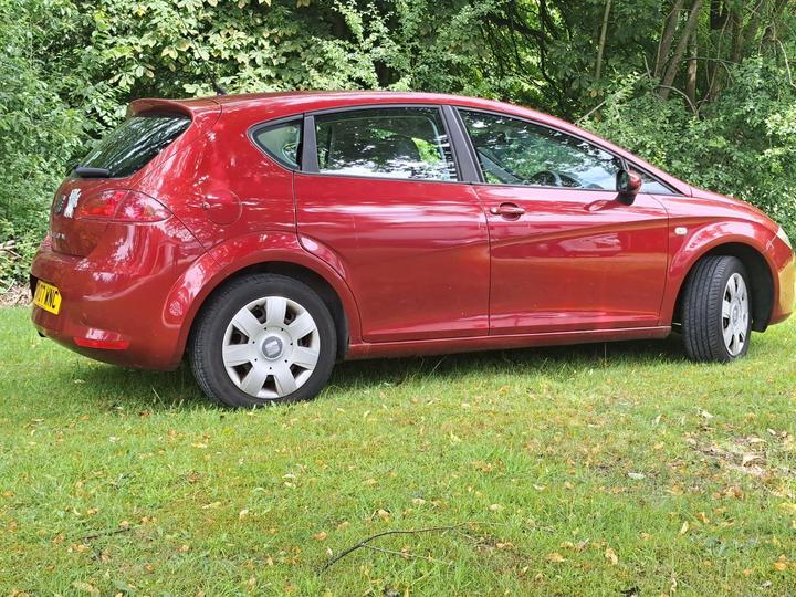 SEAT Leon - 1.6 8V Reference Euro 4 5dr - FULL SERVICE HISTORY,3 OWNER - Image 10